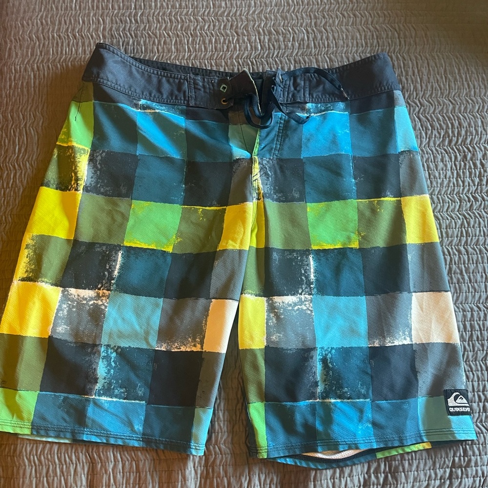 Quick silver surf shorts